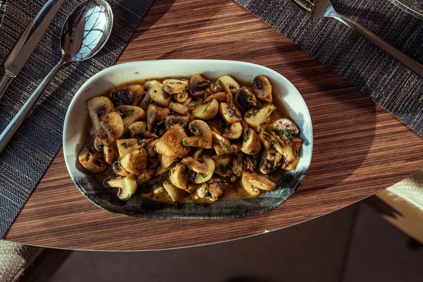 Discover the secrets to a decadently moist and flavor-packed spicy christmas cake!